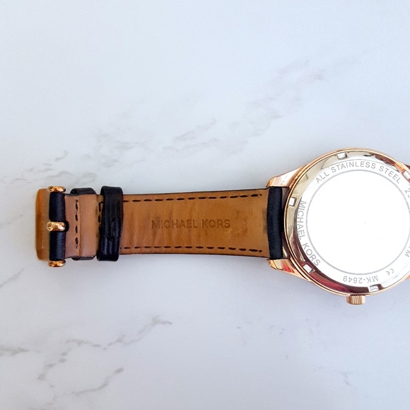 Michael Kors - Crystal Leather Strap Watch